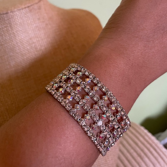 Sparkling AB Crystal Anchor Brooch and Bracelet Set - Picture 11 of 12